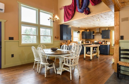 Elizabethtown Cabin | The Branch - secluded mountain lodge with hot tub