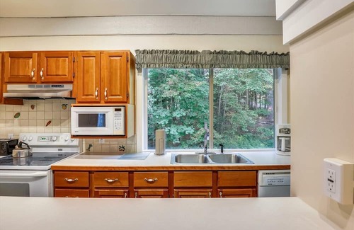 Stowe Area House | Tollhouse 16A - Spacious townhouse with everything you need for year-round outdoor adventure!