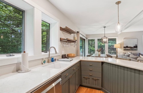 Stowe Area House | Topnotch 384D: 3 br, fireplace, a/c, sauna, resort amenities!