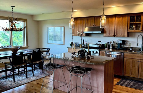 Wilmington Condo | VT Mountain Retreat