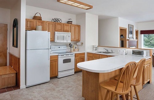 Jeffersonville Condo | Wyndham Resort 3 (THREE) BR 2 bath at Smugglers Notch Ski Area Avail 9-15Feb2020
