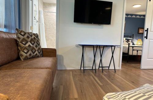 University Heights Apartment | 1 Bedroom Apartment Wbalcony