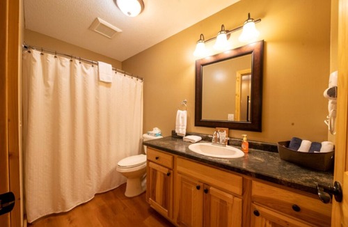Isle Resort | 1-bedroom double queen hotel Cabin 13, overlooking Mille Lacs Lake