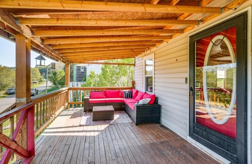 Thomas House | 10 Mins to Blackwater Falls: Mtn Home w/Hot Tub
