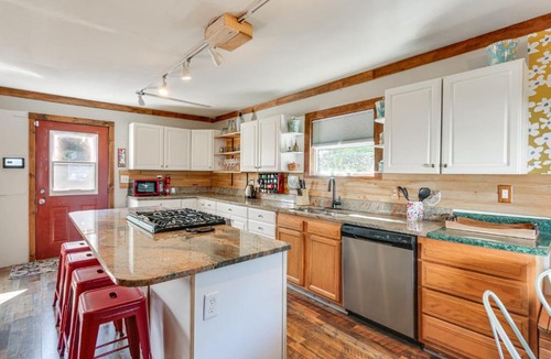Thomas House | 10 Mins to Blackwater Falls: Mtn Home w/Hot Tub