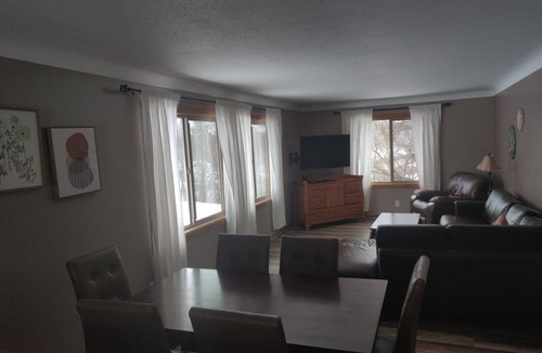 Amery House | 10 minutes to Casino! Cozy house in beautiful Wisconsin