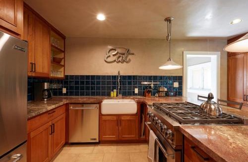 Northeast Santa Fe House | 101 Llano Largo