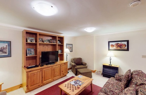 North Troy Condo | 102 m² Condo ∙ 2 bedrooms ∙ 6 guests