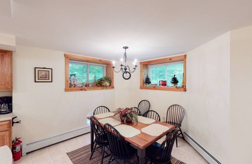 North Troy Condo | 102 m² Condo ∙ 2 bedrooms ∙ 6 guests