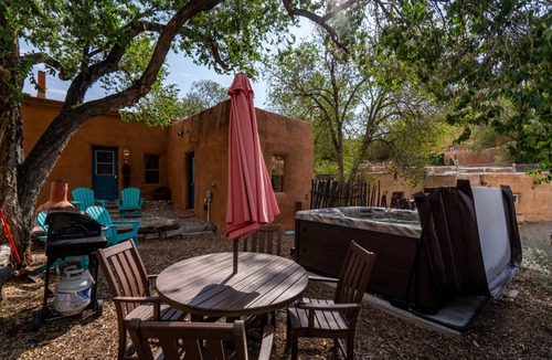 Historic Eastside House | 102 m² House ∙ 2 bedrooms ∙ 4 guests