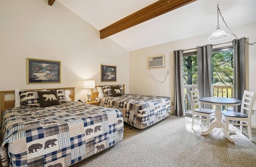 West Bridgewater Hotel | 104 Two Queen Bed Standard Hotel Room outdoor heated pool