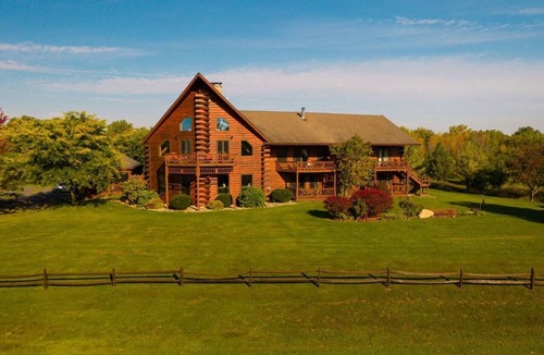 Point Au Roche Villa | 11-Bedroom Family Retreat/Wedding - Lake Champlain