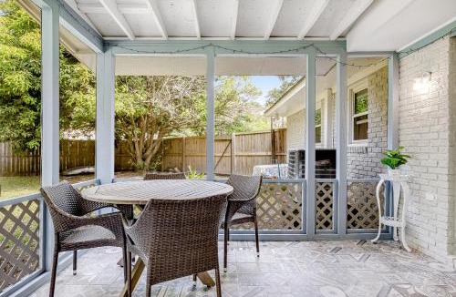 Charleston House | 1168 Wyndham Rd