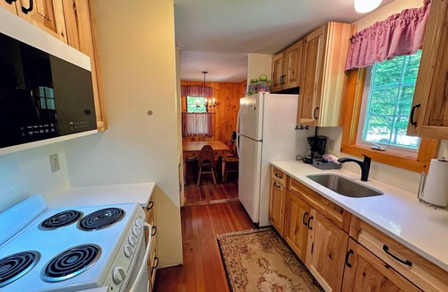 Sugar Hill Cottage | 11G Quintessential New England Cottage with Fantastic Views and Dog Friendly!