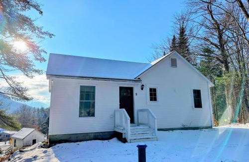 Sugar Hill Ski Chalet | 11G Quintessential New Engalnd Cottage with Fantastic Views!