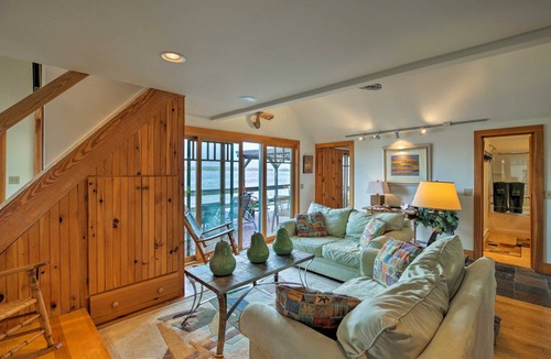 North Hero Cottage | 139 m² Cabin ∙ 2 bedrooms ∙ 6 guests