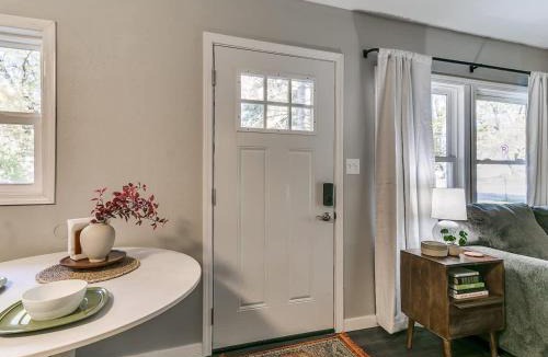 Ames House | 1402 Crescent
