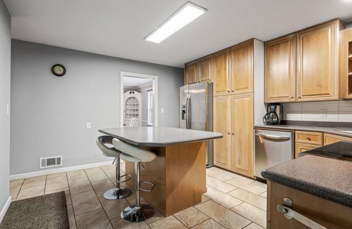 Rochester House | 1419-Walk to Mayo St Mary-Ritabnb Cheerful 5br+6baths,1 min walk to St.Marys