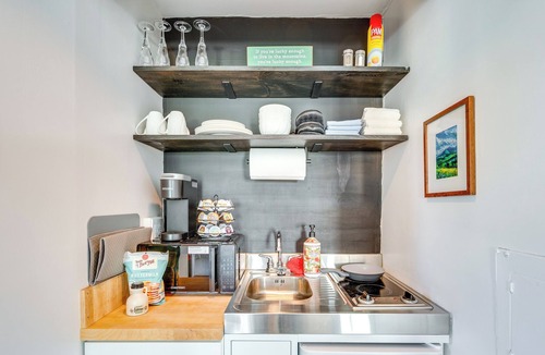 Waterbury Apartment | 15 Mi to Stowe Mountain Resort: Main Street Studio