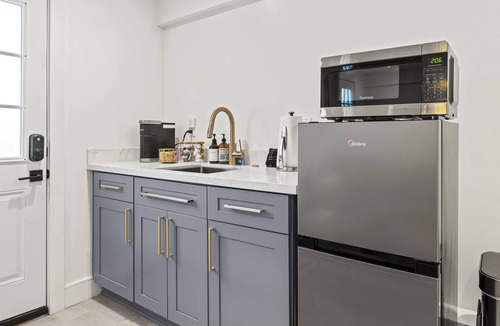 Bernal Heights House | 15-Min to Moscone | Work Table | Modern Setting