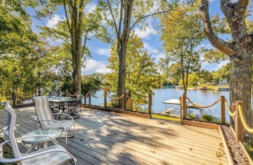 Williamstown Cottage | 15 mins from Ark Encounter! The Happy Lake Cottage