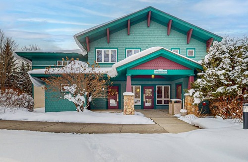 Jeffersonville Condo | 159 m² Condo ∙ 3 bedrooms ∙ 8 guests
