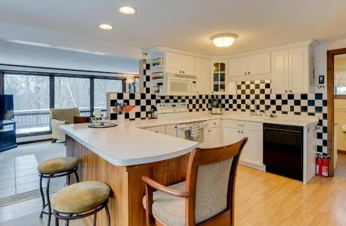 Montgomery Center House | 172 m² House ∙ 4 bedrooms ∙ 8 guests
