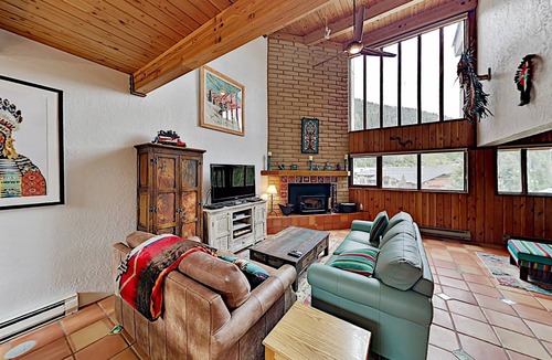 Taos Ski Valley Condo | 184 m² Condo ∙ 3 bedrooms ∙ 8 guests