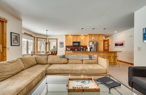 North Troy Apartment | 195 m² Apartment ∙ 4 bedrooms ∙ 12 guests