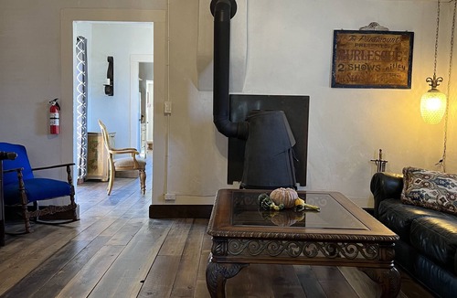 Cerrillos House | 19th Century casita & historical little town for the whole family! n-sleeps 6