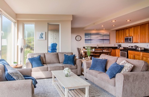 Rockaway Beach Condo | 2 BDR | Beachfront | Private Balcony | Ocean Views