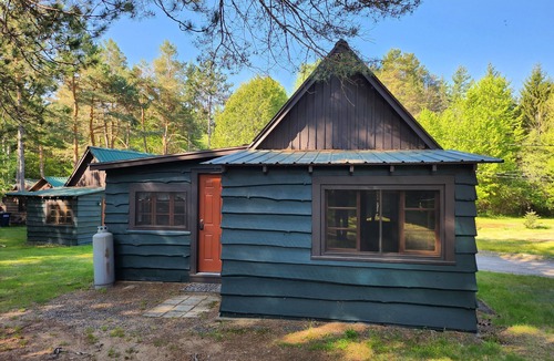 Ray Brook Cabin | 2 Bedroom/2 bath Cabin - Moreno's Cottages Celebrating 100 years!