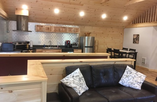 Lake Placid Apartment | 2 bedroom apartment with deck, hot tub and fenced in yard