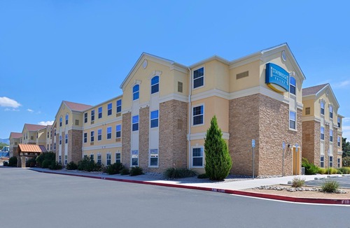 Northeast Heights Condo | 2 Bedroom | Free Daily Breakfast. Pool & Hot Tub