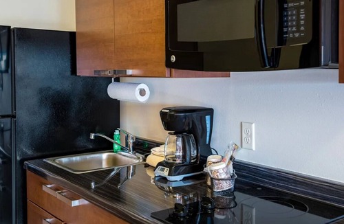 Lithia Springs Hotel | 2 Fully Equipped Rooms – Ideal for Families & Extended Stays in One Booking