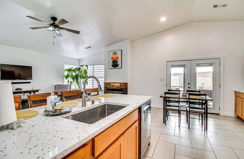 Westside Cottage | 2 Mi to Petroglyph Natl Monument: Updated Home