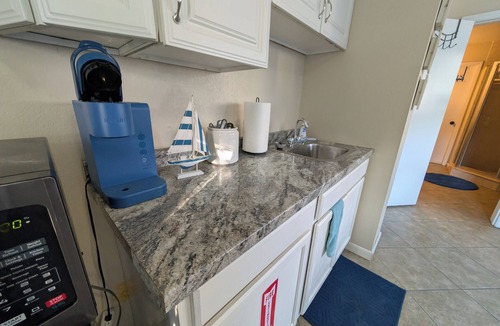 Del Real Townhouse House | 2 Minutes From Beach/Downtown + Large Master Bathroom