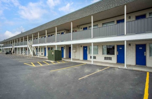 Lima Apartment | 2 Queen Beds | Mobility Access RI Shwr ,Smk