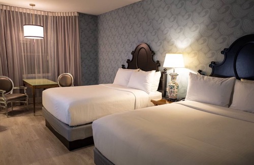Downtown San Francisco Hotel | 2 Spacious Units with Pool & Free Breakfast in SF SoMa Area