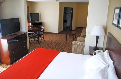 Superior Hotel | 2-Star Hotel ∙ Holiday Inn Express & Suites Superior, an IHG Hotel