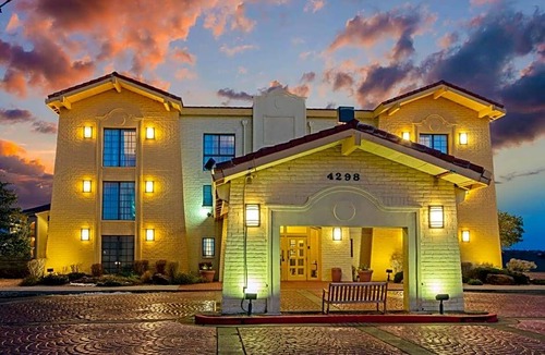 Southside Hotel | 2-Star Hotel ∙ La Quinta Inn by Wyndham Santa Fe