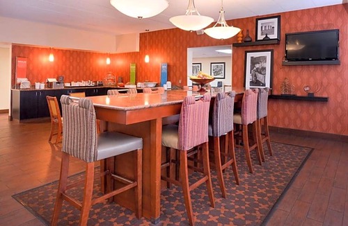Pickerington Hotel | 2-Star Hotel ∙ Hampton Inn Columbus-East