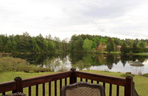 Saranac Lake Hotel | 204 m² Motel ∙ 3 bedrooms ∙ 11 guests