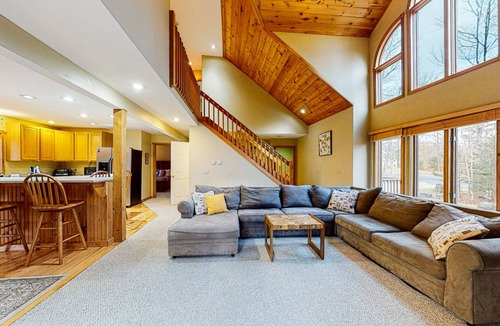 West Dover House | 209 m² House ∙ 4 bedrooms ∙ 8 guests