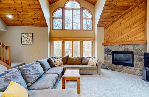 West Dover House | 209 m² House ∙ 4 bedrooms ∙ 8 guests