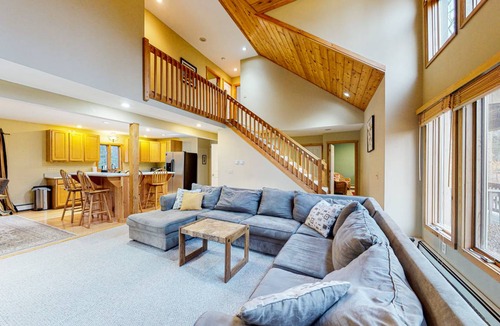 West Dover House | 209 m² House ∙ 4 bedrooms ∙ 8 guests