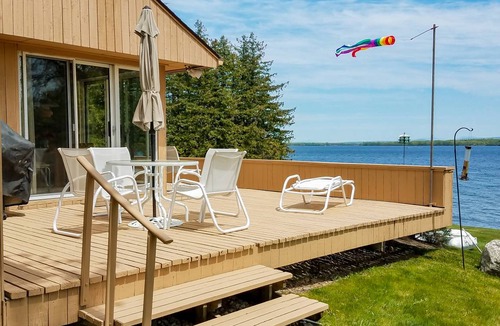 North Hero House | 216 m² House ∙ 2 bedrooms ∙ 4 guests