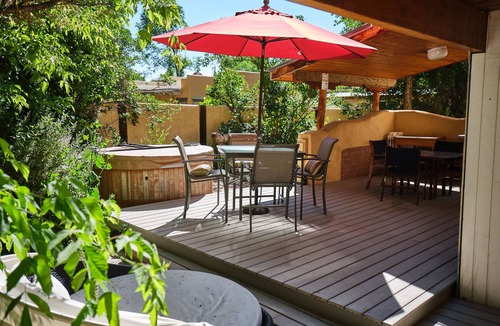 Taos House | 22 Room Adobe MANSION - 6 master bedrooms, 6.5 bath, Spa and Sauna, Pro Range