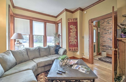 Plattsburgh Apartment | 222 m² Apartment ∙ 4 bedrooms ∙ 9 guests
