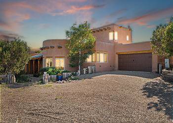 Santa Fe House | 223 m² House ∙ 3 bedrooms ∙ 8 guests